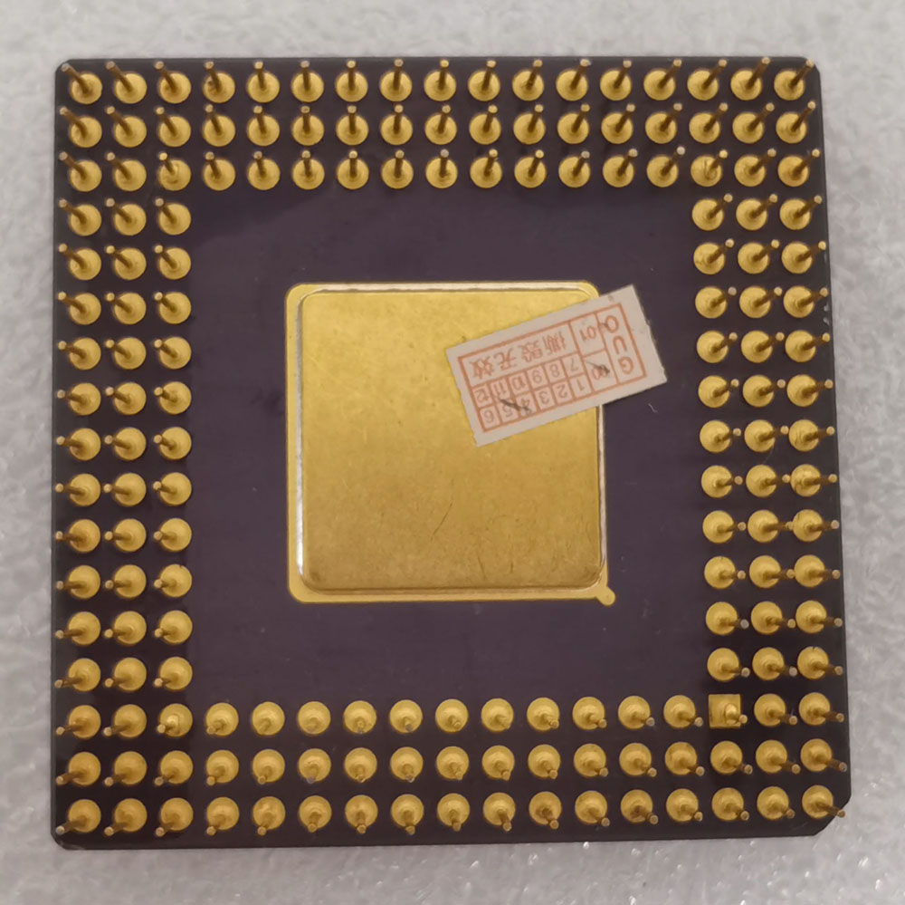 AMD A80486DX4-100SV8T 反面