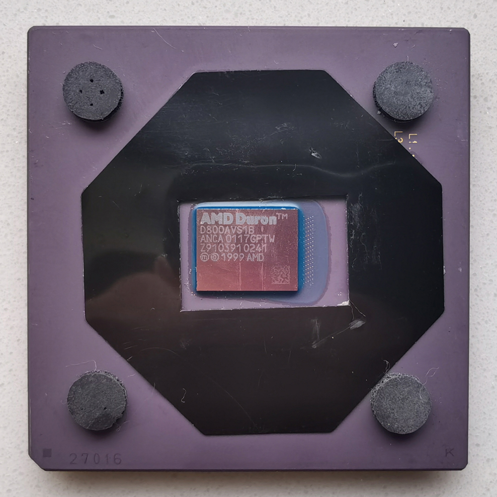 AMD Duron 800 MHz 正面