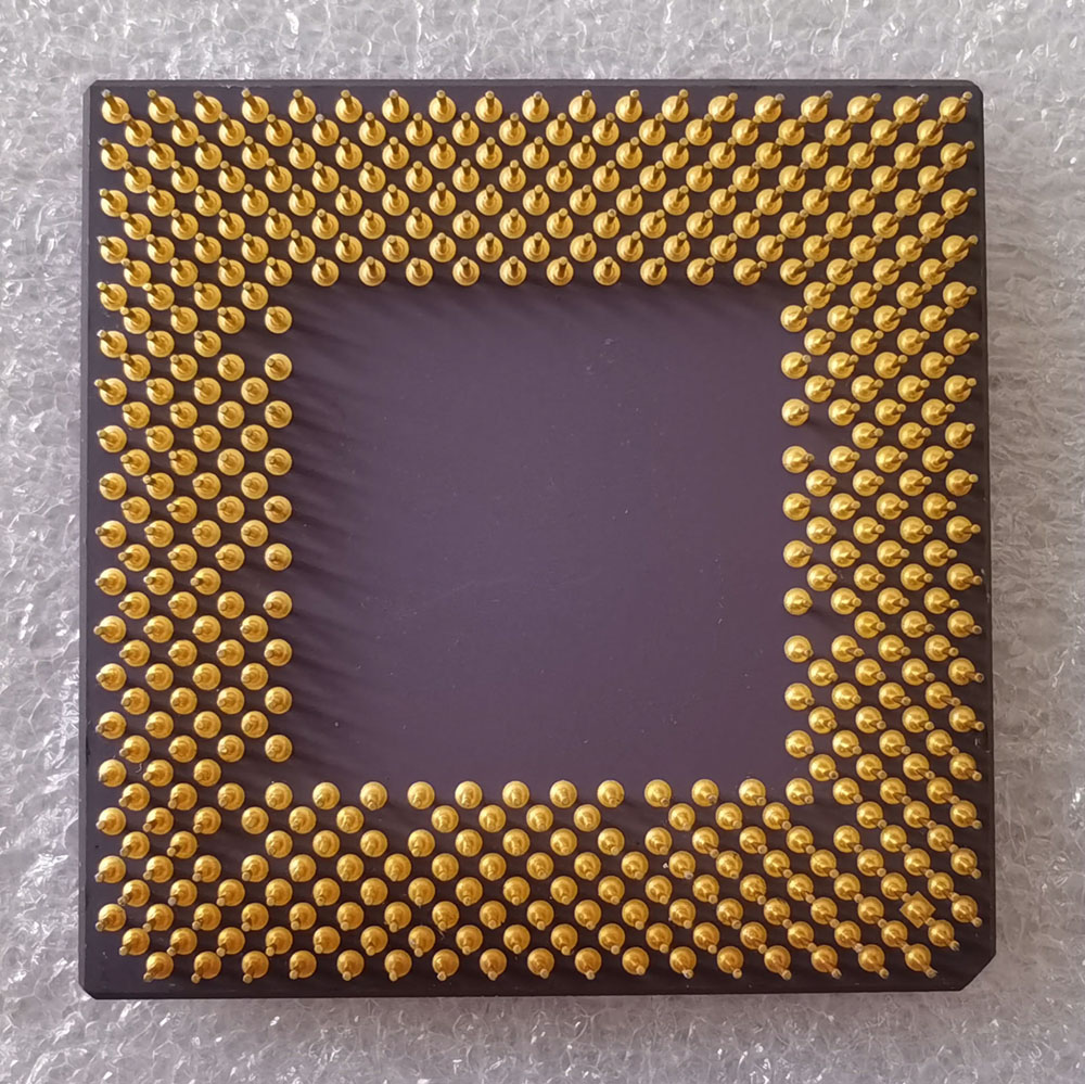 AMD Mobile Duron 1 GHz 反面
