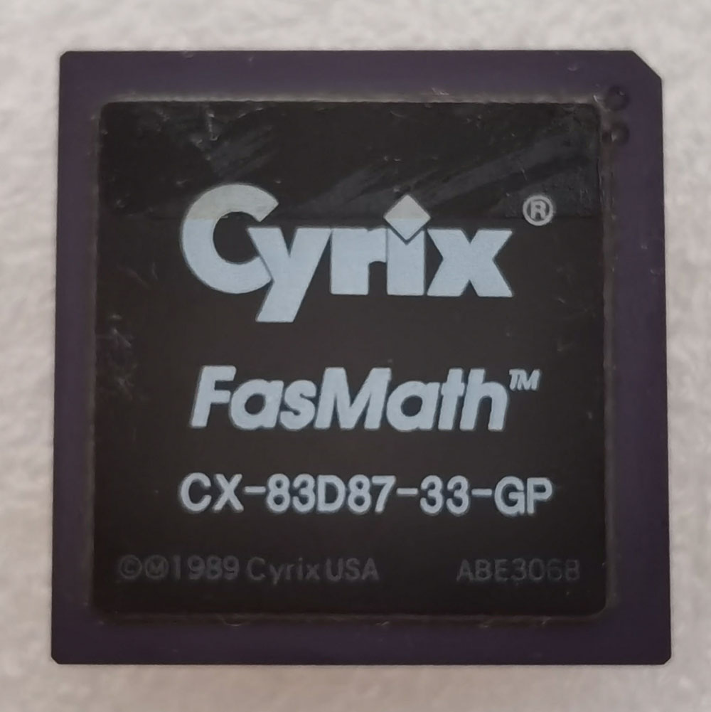 Cyrix FasMath CX-83D87-33-GP 正面