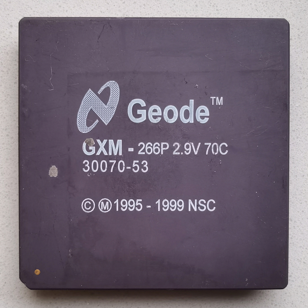 Geode GXm-266GP 正面