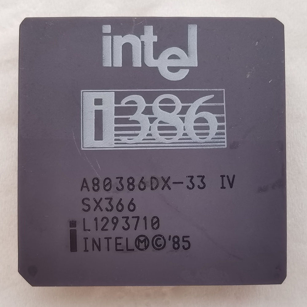 Intel A80386DX-33 IV 正面