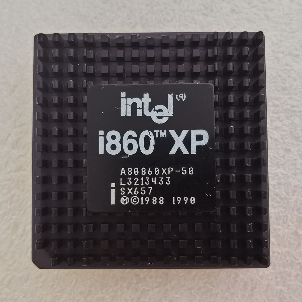 Intel A80860XP-50 正面