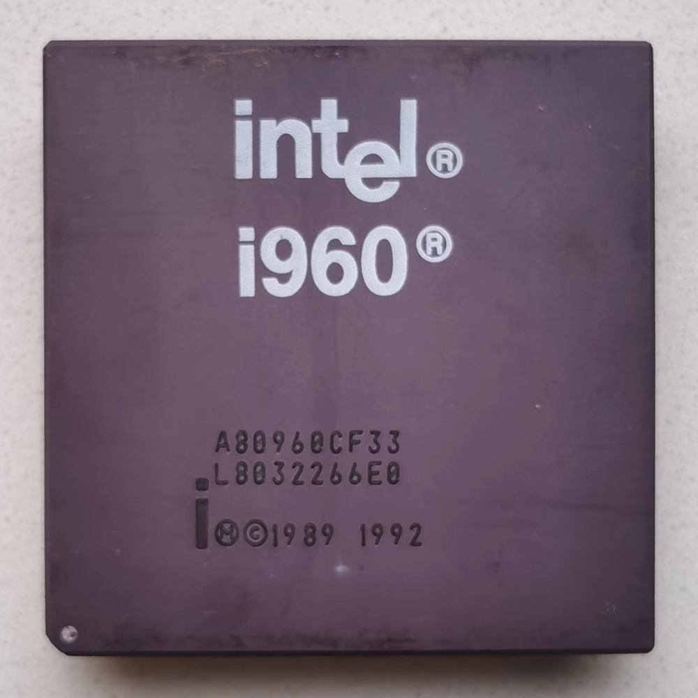 Intel A80960CF33 正面