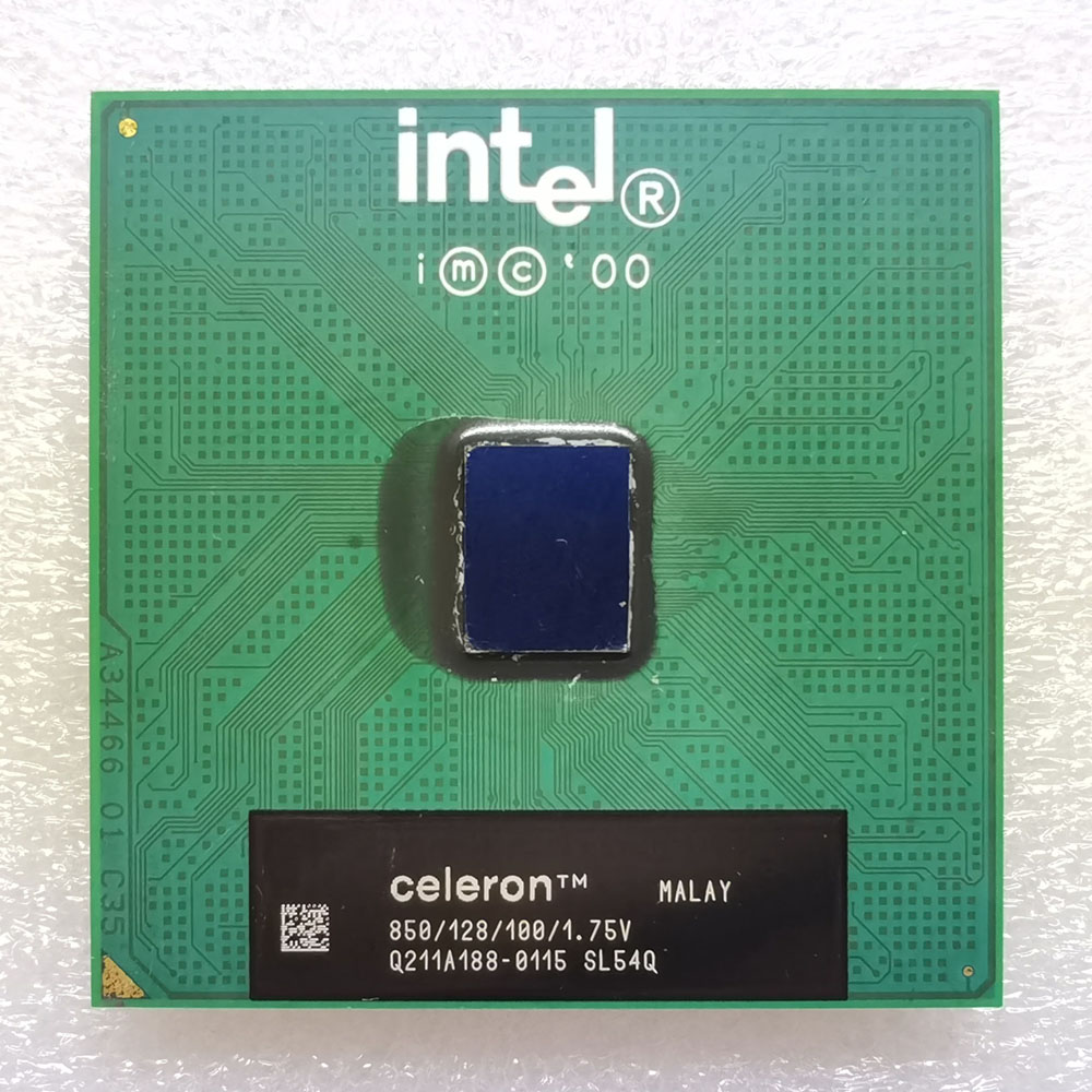 Intel Celeron 850MHz 正面