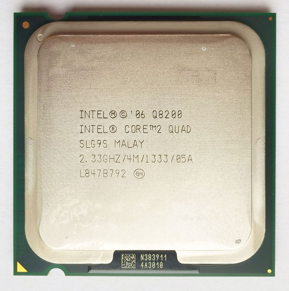 Intel Core 2 QUAD Q8200 正面
