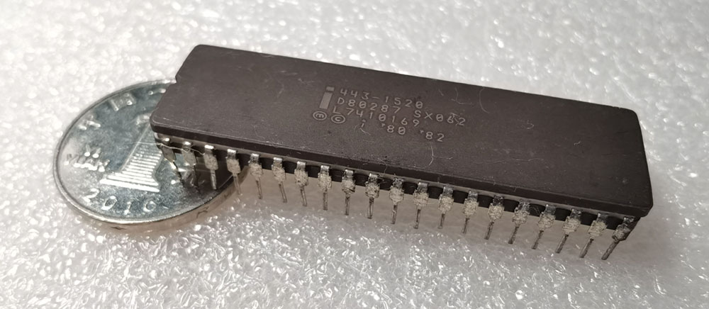 Intel D80287 侧面