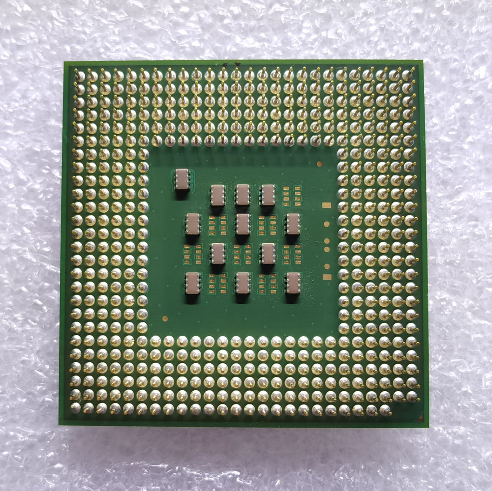 Intel Pentium 4 2.4GHz 反面