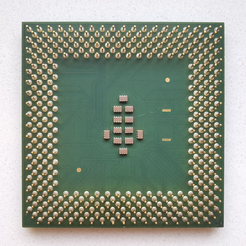 Intel Pentium III-S 1.26GHz 反面