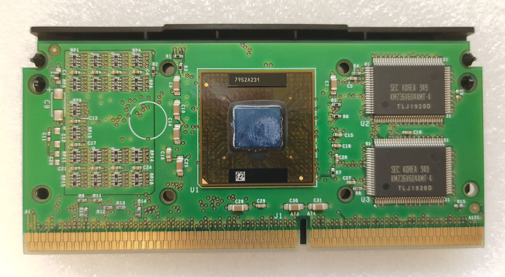Intel Pentium III 500MHz 反面