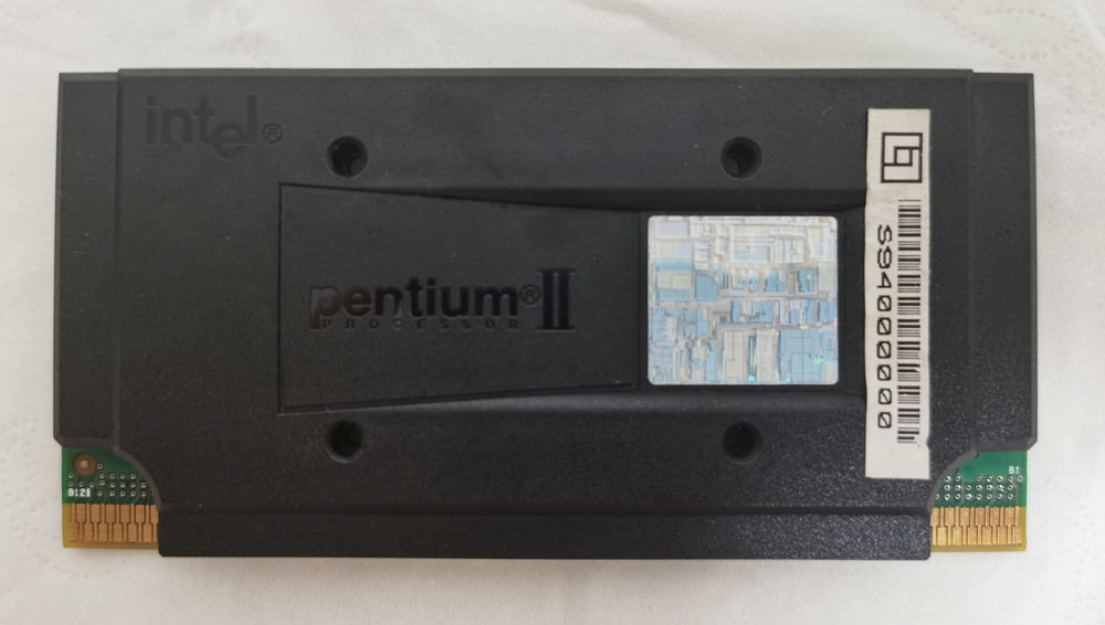Intel Pentium II 400MHz 正面