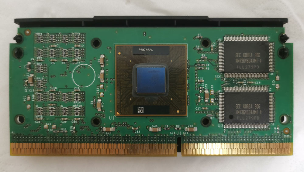 Intel Pentium II 400MHz 反面
