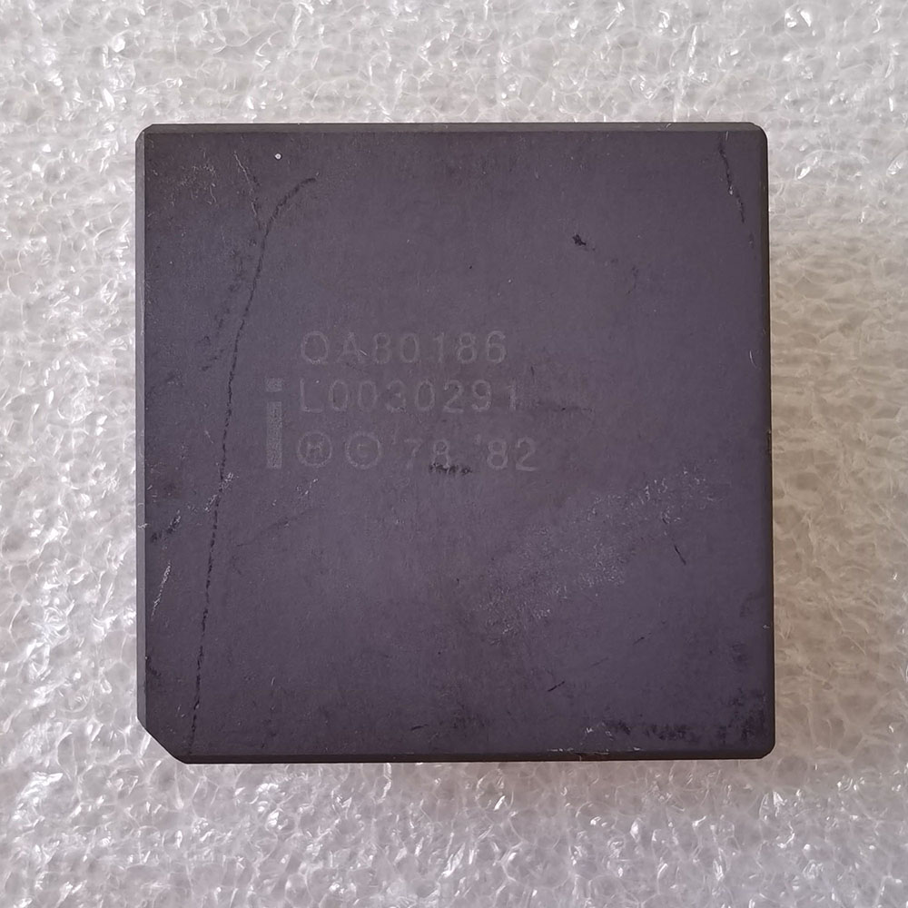 Intel QA80186 正面
