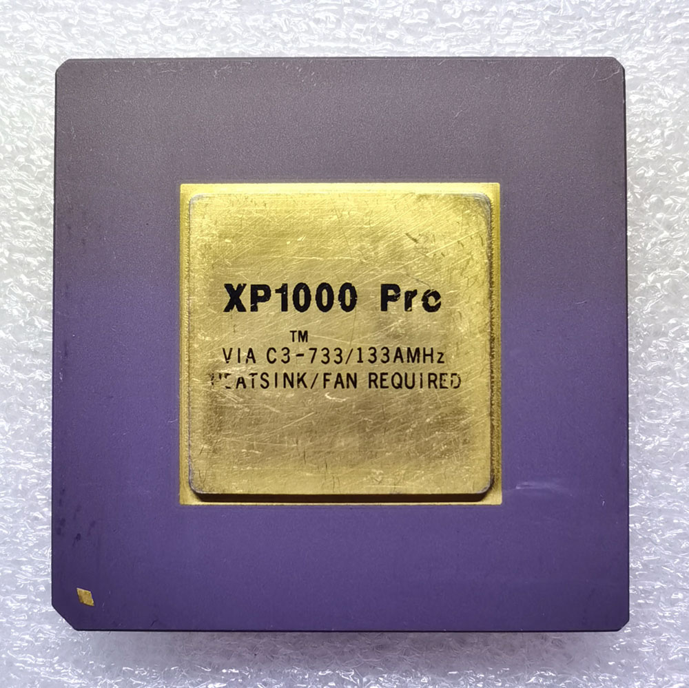 XP1000 Pro VIA C3-733/133AMHz 正面