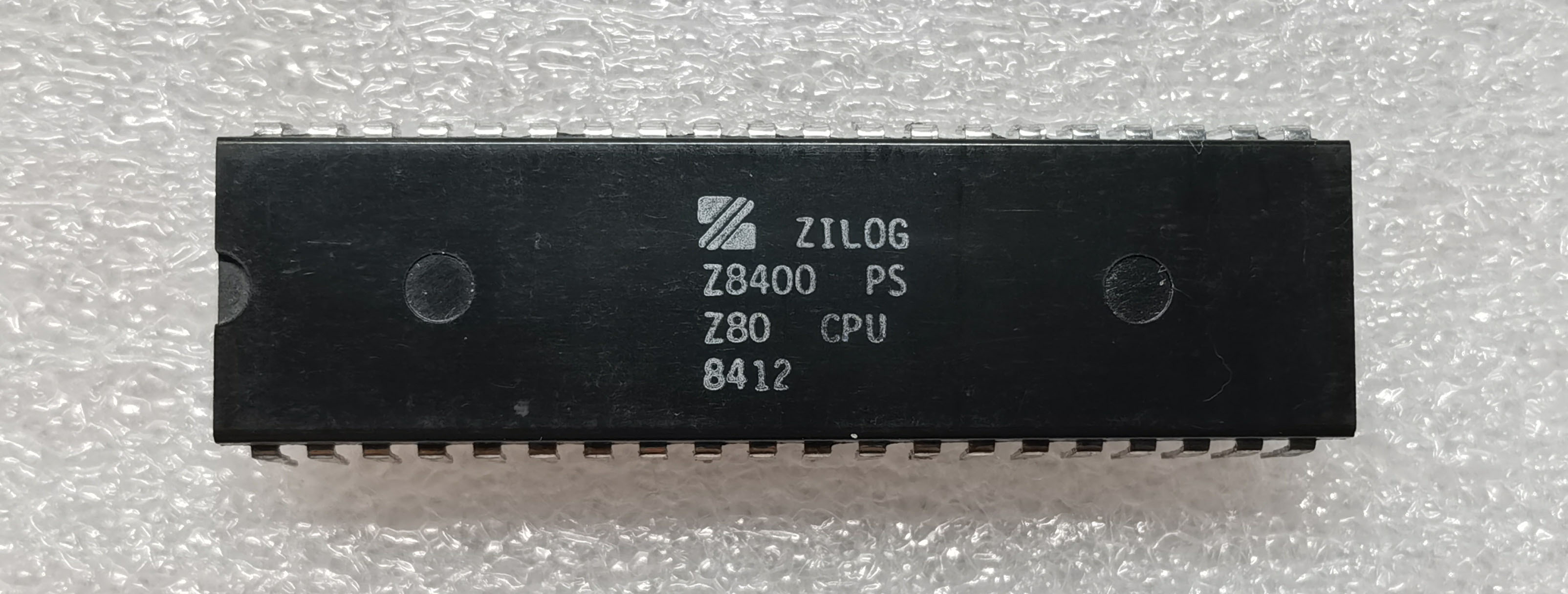 Zilog Z80 Z8400PS 正面